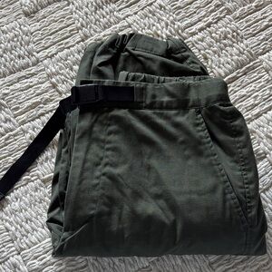 Uniqlo Fleece-Lined Green Cargo Pants with Black Belt